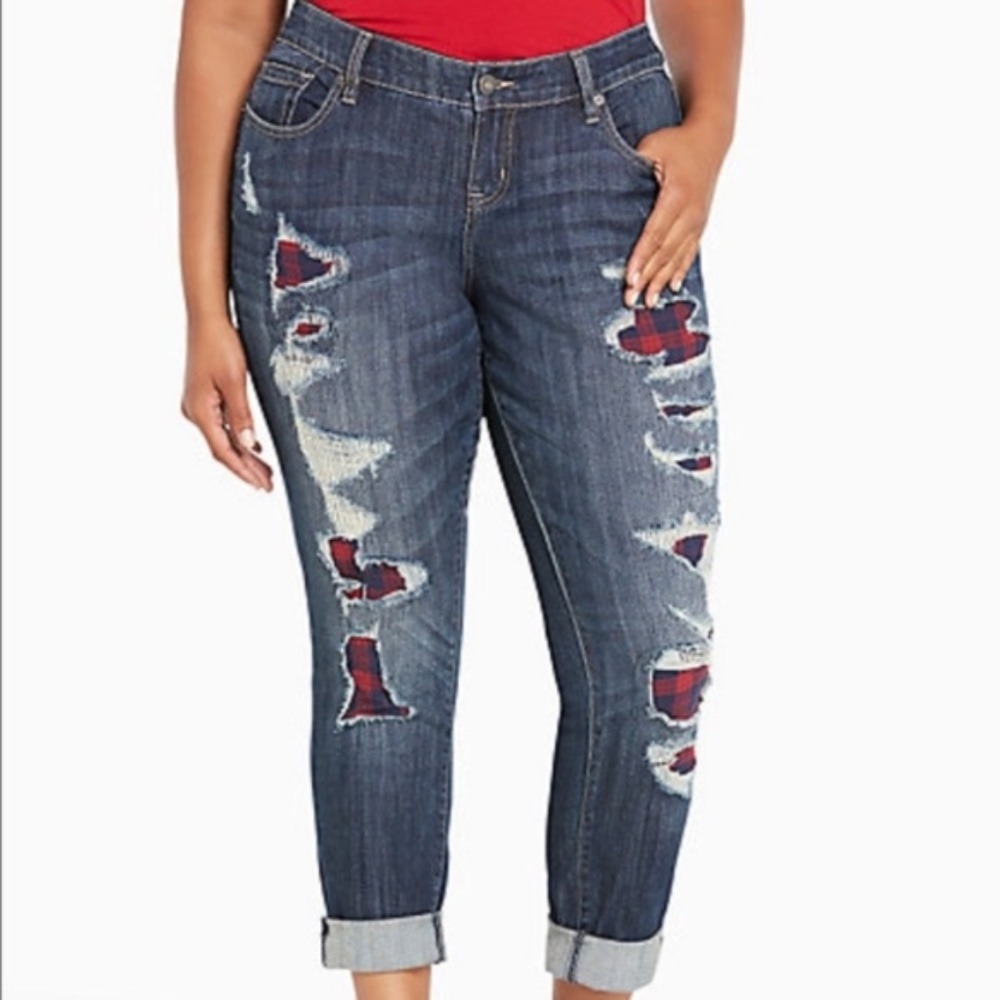 Torrid boyfriend distressed jeans size 12
